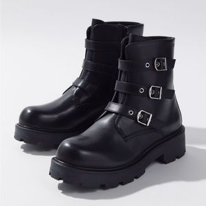 Vagabond Boots
